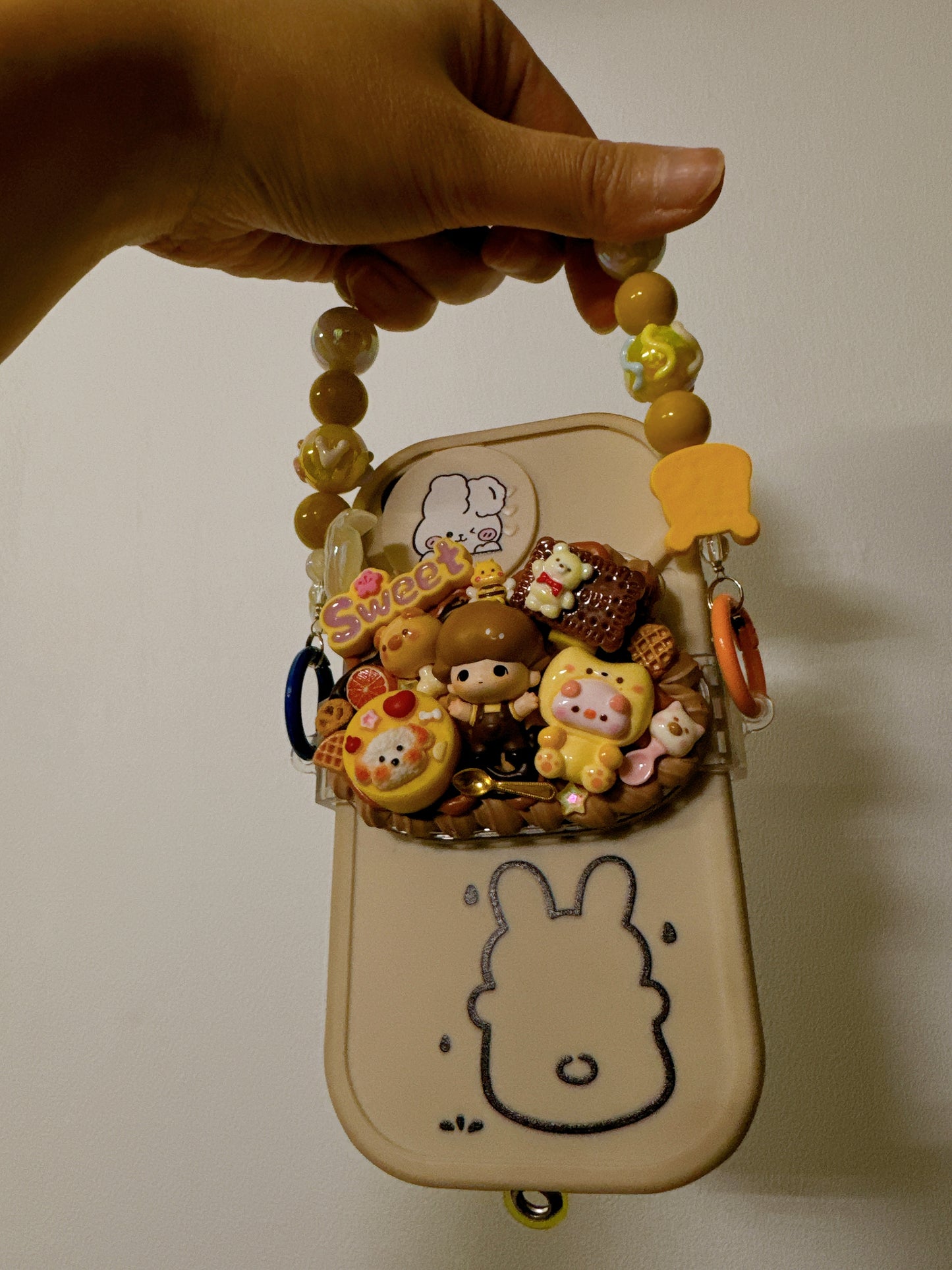 Cream glue hand-painted + PopMart Dimoo HUG popbean mobile phone back clip (chain as gift)