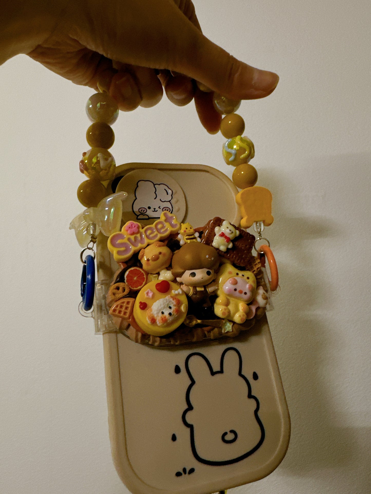 Cream glue hand-painted + PopMart Dimoo HUG popbean mobile phone back clip (chain as gift)